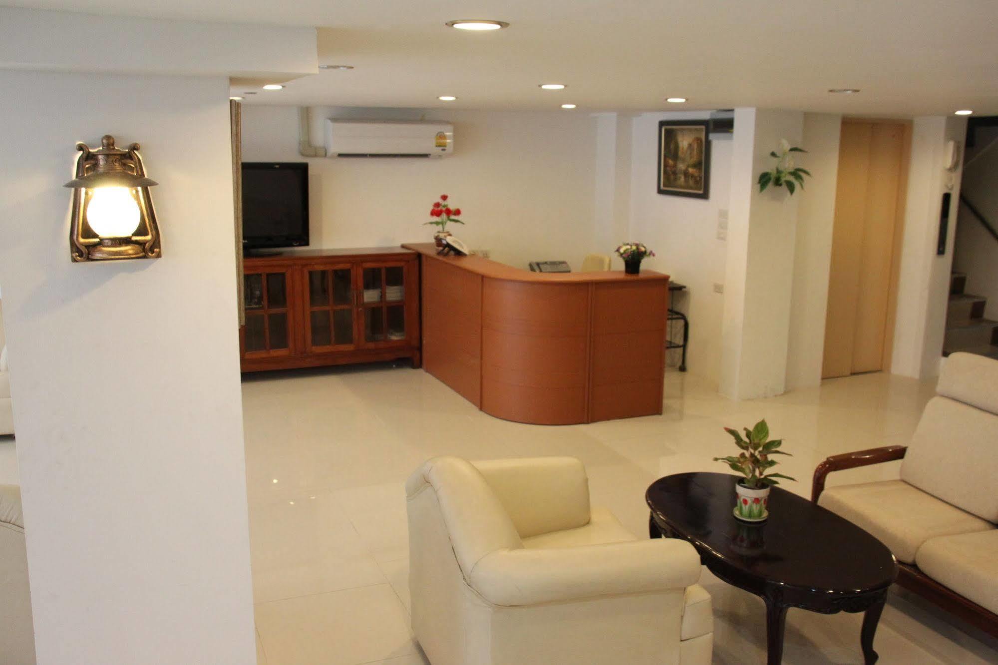 Suites 31 Sukhumvit Bangkok Exterior photo